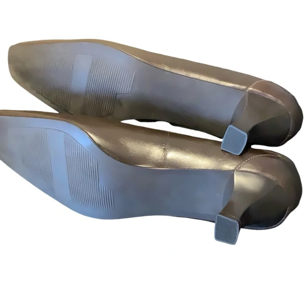 Michael Shannon Brown square toe heels 10M